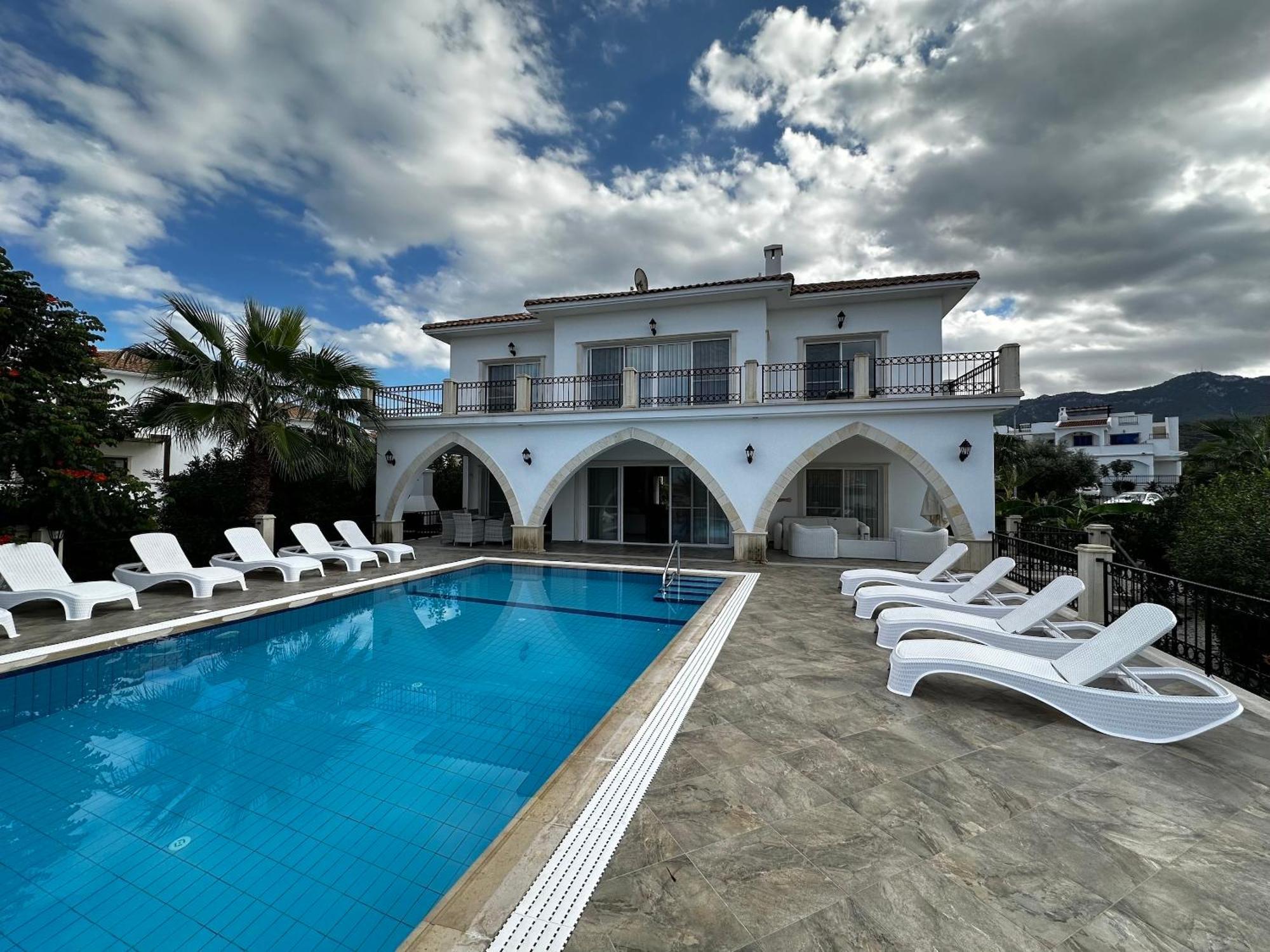 Carrington Holidays Kyrenia (Northern Cyprus) Exterior foto